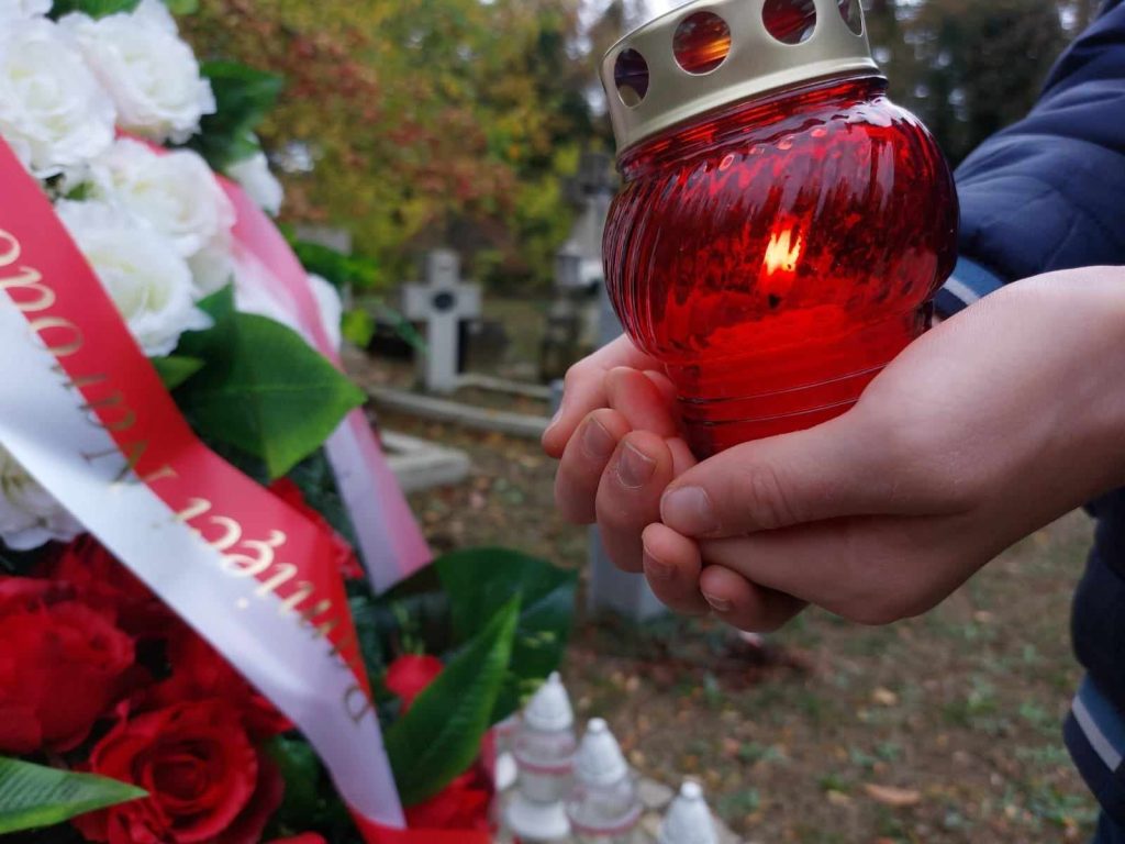 Akcja „Zapal znicz na polskiej mogile”