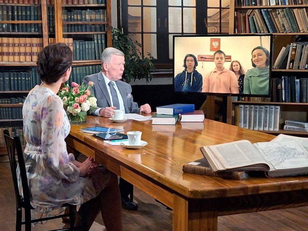 Nasi uczniowie w kultowym programie telewizyjnym TVP „Słownik polsko-polski” z udziałem prof. Jana Miodka!