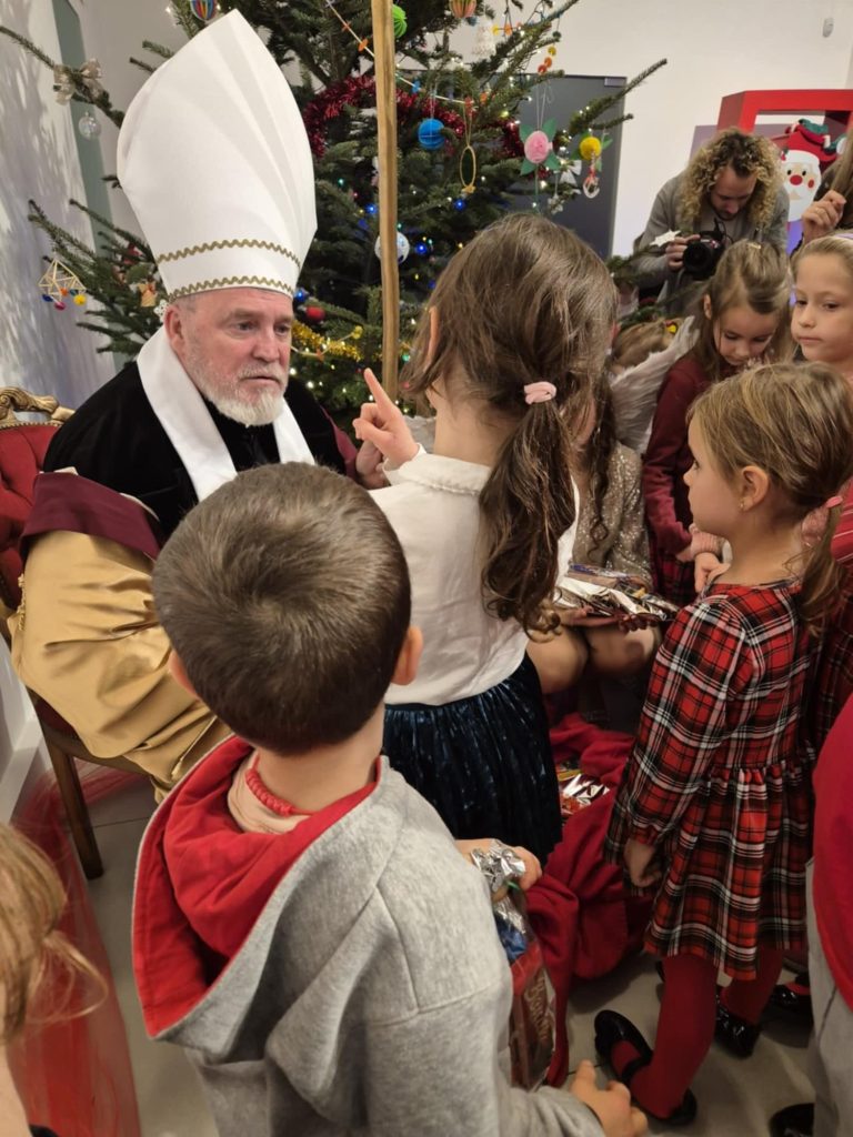 Spotkanie naszych przedszkolaków ze Św. Mikołajem