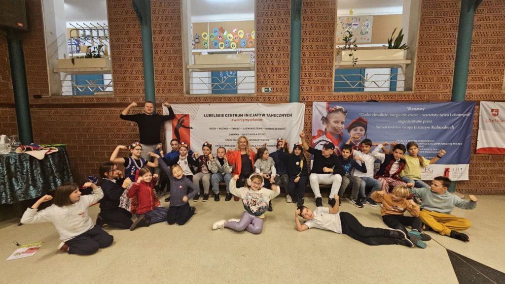 Warsztaty taneczne w ramach projektów „Cudze chwalicie, swego nie znacie” i „Warto być Polakiem”